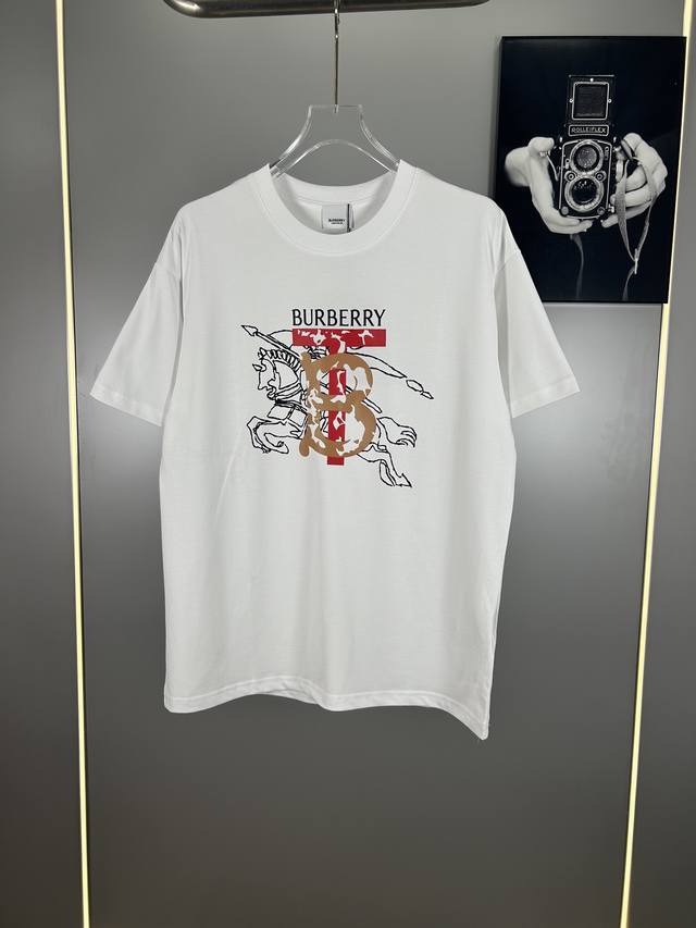 高端原版规格版本 巴宝莉 Bbr彩色战马重工彩色Logo短袖T恤男女时尚同款 2025Ss新款纯棉双纱 定制面料采用威化布织法，超高端针织工艺，版型紧致立体，顺