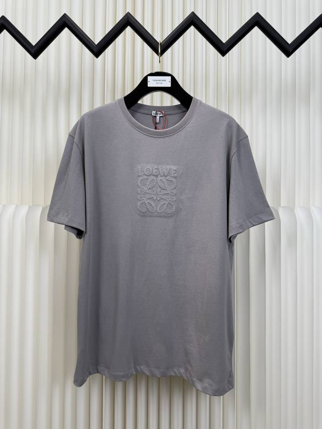 罗意威Loewe Anagram 贴布绣短袖 正品开版-实体柜台-顶奢品质 秒杀市面一切版 定制定染雅致深军绿丝绵 柔软细腻 舒适贴肤 以深邃的深军绿色调为底蕴