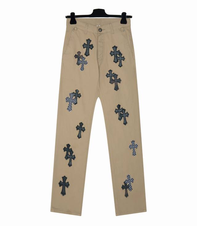 高端款号X020 Chrome Hearts 克罗心迷彩棋盘马毛十字贴皮牛仔裤！ Chrome Hearts向来是探索时尚极致的先锋，这款新品更是将这一理念贯彻