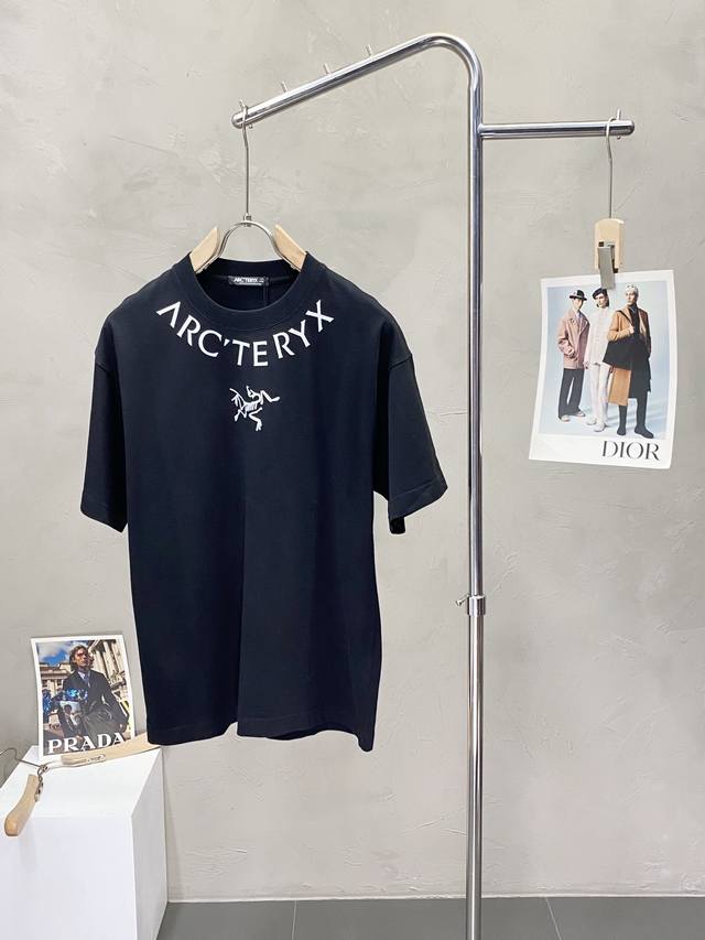Arc’Teryx始祖鸟独家专供新款原单男士休闲短袖 高端定制 高端版本 时尚百搭爆款进口面料 手感超柔软细腻 穿着亲肤舒适 高端精品 代工厂p精细做工 上身非