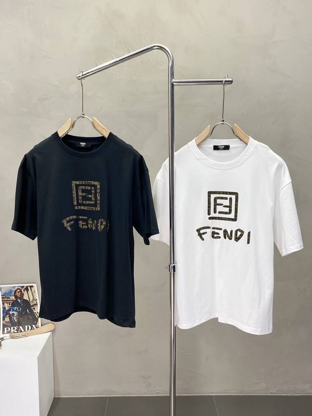 Fendi芬迪独家专供新款原单男士休闲短袖 高端定制 高端版本 时尚百搭爆款进口面料 手感超柔软细腻 穿着亲肤舒适 高端精品 代工厂p精细做工 上身非常赞 男士