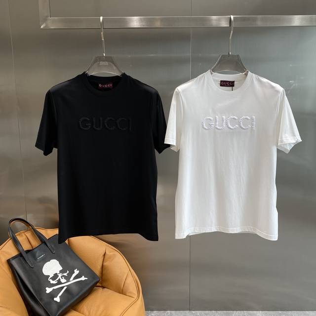 古家 Guccit恤 简约又不失格调，胸前立体的“Gucci”刺绣 字样，质感满满，高级又时尚 面料柔软亲肤，M-3Xl 隔天
