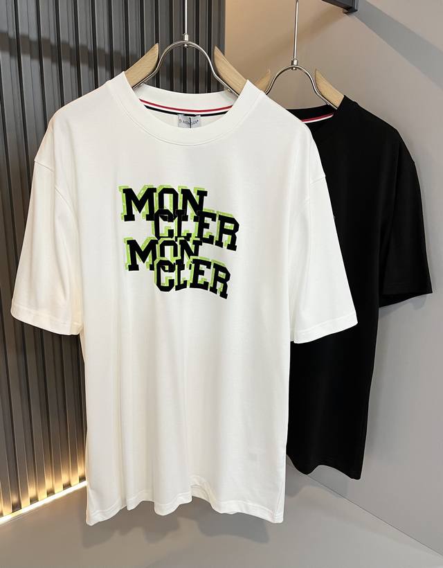 Moncler蒙家 2025春夏最新男女同款贸易订单短袖T恤，全品相！！网红款！采用Logo图案压绒设计！上身舒适透气，不僵硬，整体有着丰富的立体感，品质出口订