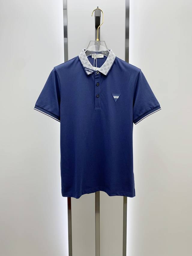 Bv家25Ss新款春夏短袖翻领T恤polo，最高版本客供定制高端朱地面料简单时尚款，螺纹拼色螺纹配色超级好看！胸前Bv标识刺绣经典Logo简单大方的款式！满满的