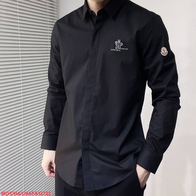 G732 Mo蒙口 专柜同步有售，时尚休闲翻领长袖衬衫，进口原版科技面料，做工极为复杂，唯一可以做代购级别的渠道狠货，经典印花工艺字母Logo，档次极高，舒适百
