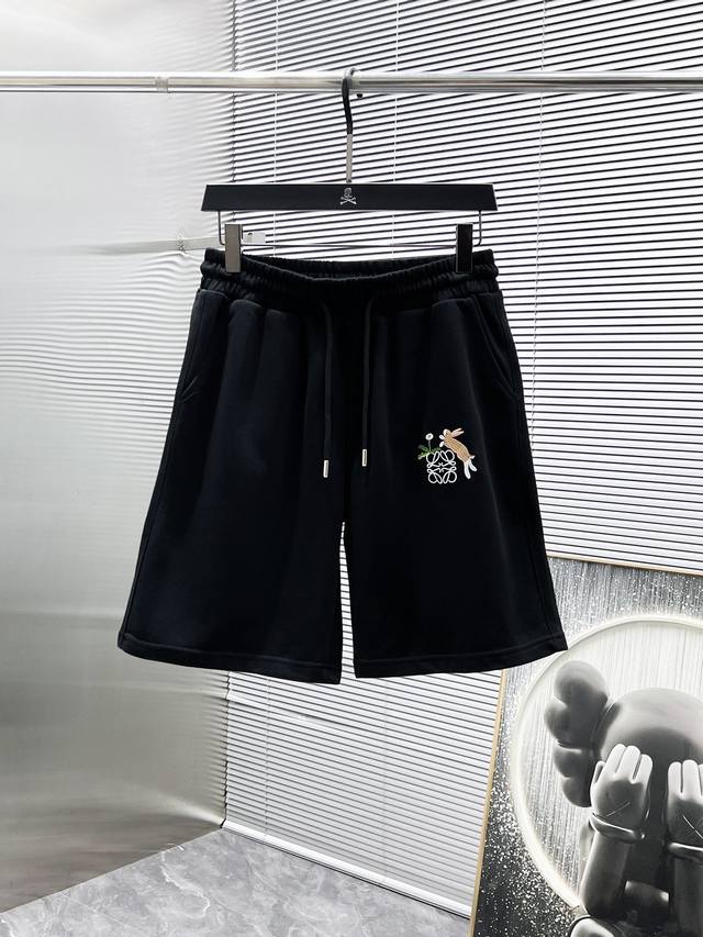 罗意威 Loewe 2025夏季新款 短裤 休闲裤，高端版本！专柜定制面料 透气舒适度高，细节无可挑剔，品牌元素设计理念，体现高品质。手感细腻柔软！呈现休闲裁剪