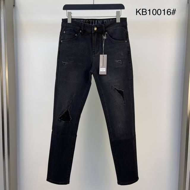 Dior2025春夏新款 原单狠货牛仔裤，原版五金皮牌 ！版型超正.修身不紧身，超级有范，原版定制水洗牛仔面料，原版五金辅料开模！上身帅气十足！码数：29-36