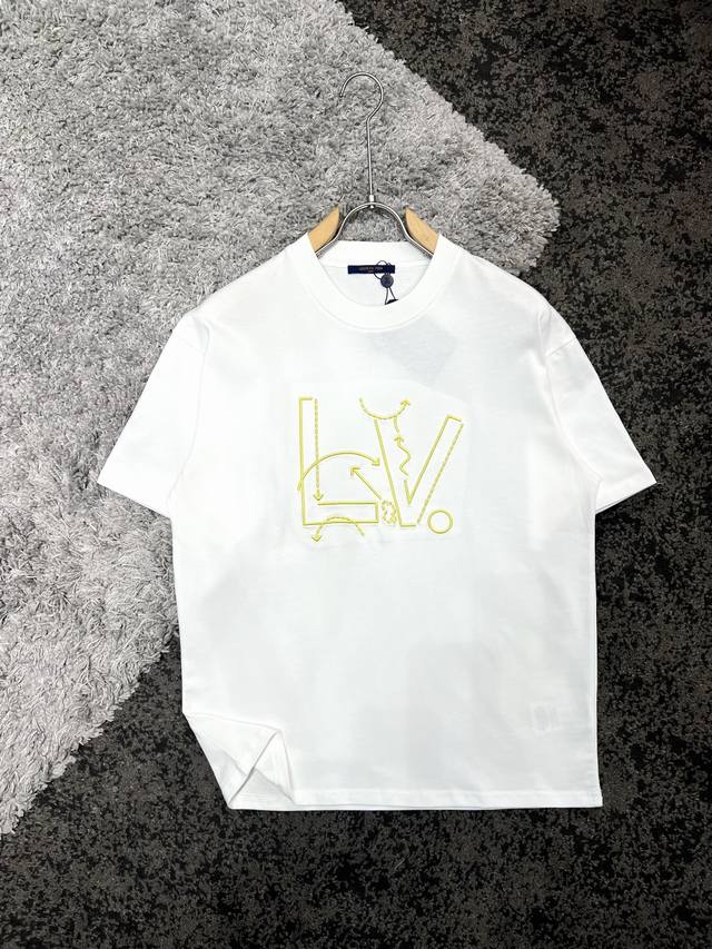 Louis Vuitton*路易威登 衣长