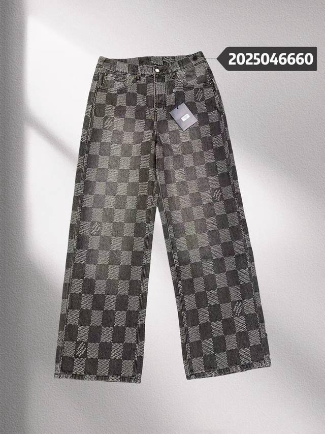 Louis Vuitton 潮牌宽松牛仔 Lv 菲董同款 马赛克格子牛仔裤 官网牛仔裤 最新款原单爆款牛仔裤 超级定制款 原版五金 超级重工工艺 版型超赞，丹宁