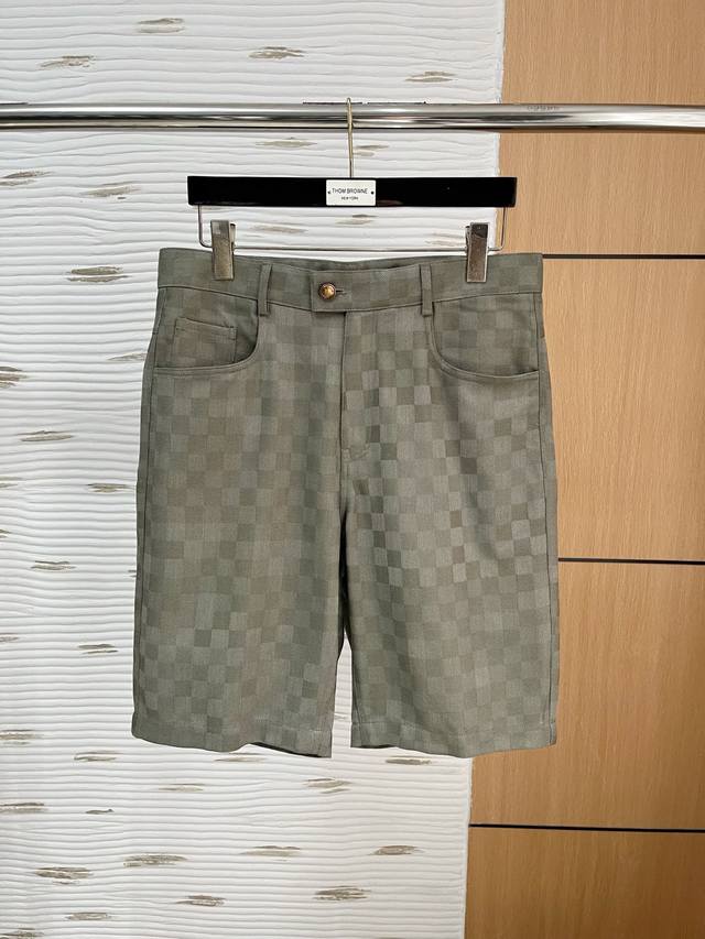 Lv 5S 春夏新款休闲短裤 定制面料 定制Logo ，舒适度极好，手触感强烈。辨识度极高 定制进口面料 做工精细 ：码数 M-3Xl。