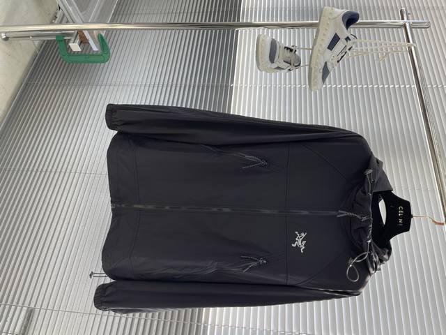 鸟家 25Ss防晒冲锋衣 重磅新品 采用结实舒适经编科技Gore-Tex面料 胸前重工刺绣 多拉链口袋 设计时尚又好看 码数：L-6Xl