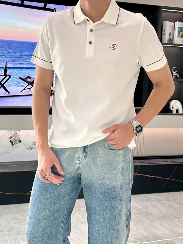 杰尼亚 2025春夏 官网同步 熟男 轻熟男 最爱款式 经典大气百搭商务休闲polo领T恤 采用进口双丝光珠地棉面料 舒适透气 质感细腻 超柔软亲肤触感！翻领设