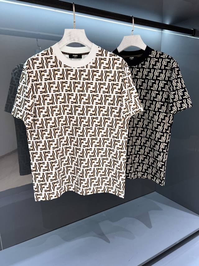 新品 满花 Fd全新时装变革盛宴.2025Ss夏季Fe*Di 字母印花Logo标识男士圆领短袖T恤 奢华耐看充满活力气息.体验视觉和触觉最新气息...单穿内搭都
