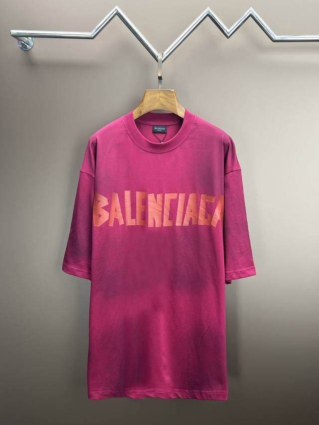 高端品质 巴黎世家Balenciaga 原版高克重双纱纯棉面料 重工艺印花、加手绘，手感滑爽 L极度舒适体验 十足的高级感，都保持奢华高贵的特有的视觉质感. 颜