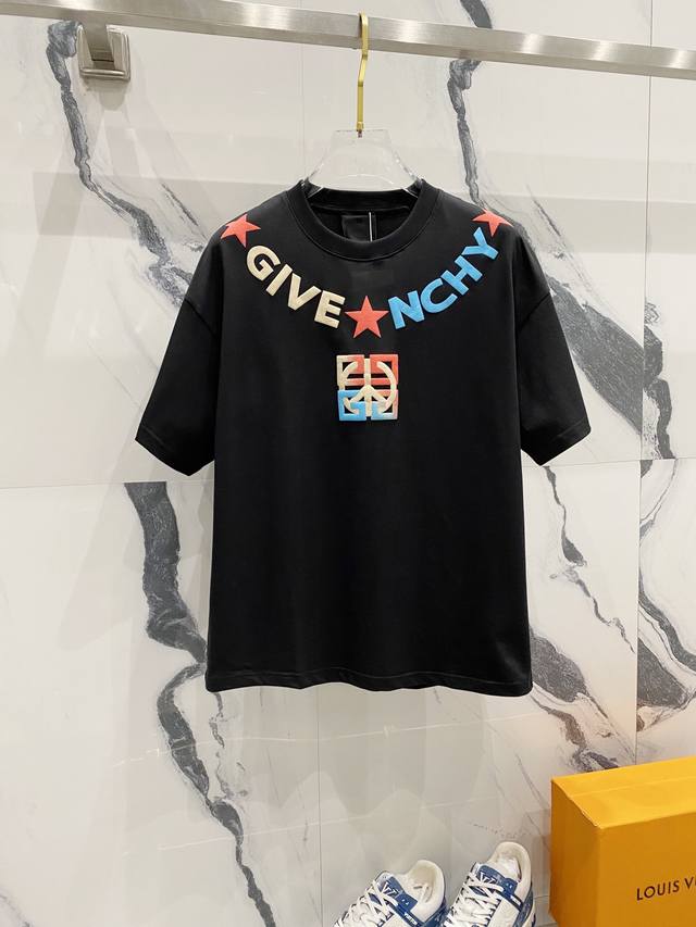 Givenchy 纪梵希 260克圆领短袖T恤 领口星星字母发泡印花Logo标识 官方同步 高版本 高品质 时尚个性 百搭潮流 纯原品质 原版面料 吊牌 领标