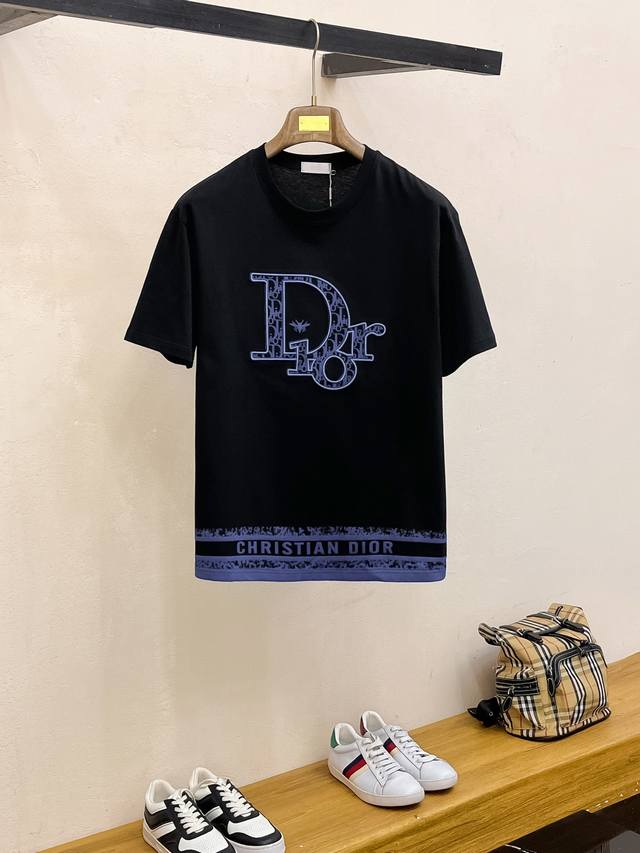 市场有仿版认准工艺和面料 25Ss迪家纯棉最新面料 最高版本 胸前字母Dior重工刺绣下摆撞色印花经典标识图案Logo时尚简约潮流短袖，最顶级的品质专柜原单短袖