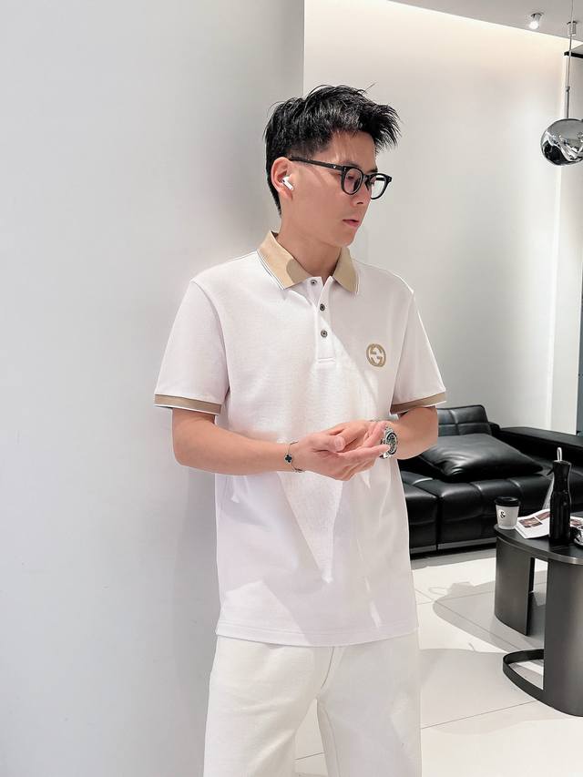 Gucci 2025Ss夏季新款 Logo男士翻领polo衫！经典商务男款，高端男装的天花板级别的商务男款！简约时尚大气不失优雅，单穿内搭体面过人，品质控 细节