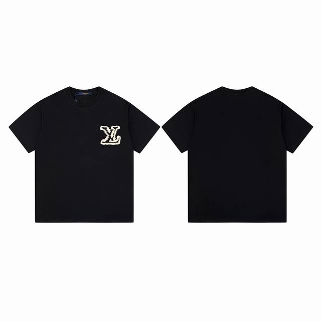 款M204 Lv发泡短袖 Louis Vuitton 24Ss复古发泡大V短袖T恤 复古平纹布面料， %棉，Os无性别设计，方正版型，圆领短袖，正面发泡印花Lo