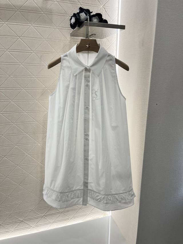 Saint Lauren*2025新品上架 花边无袖连衣裙 定制Yb斜纹全棉材质 穿搭舒适 透气细腻 花边无袖连衣裙剪裁 通体素色利用剪裁和细节提升精致度 前襟