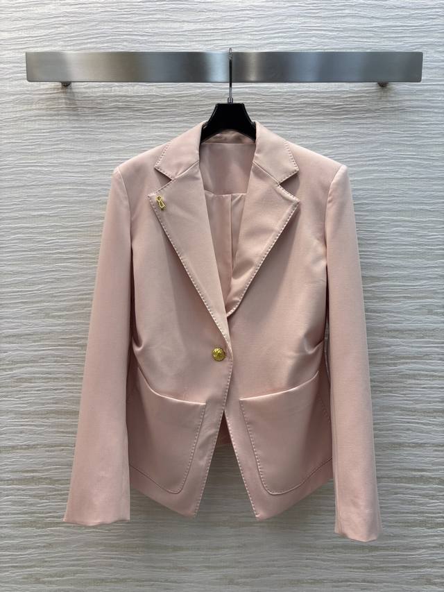 schiapa 25新款 翻领金扣收腰西服外套+多样排扣半裙 时髦感西装 百搭大气 充满腔调感 独一份时髦 收腰西装剪裁搭配排扣包臀半裙 细节感在线 低调吸睛