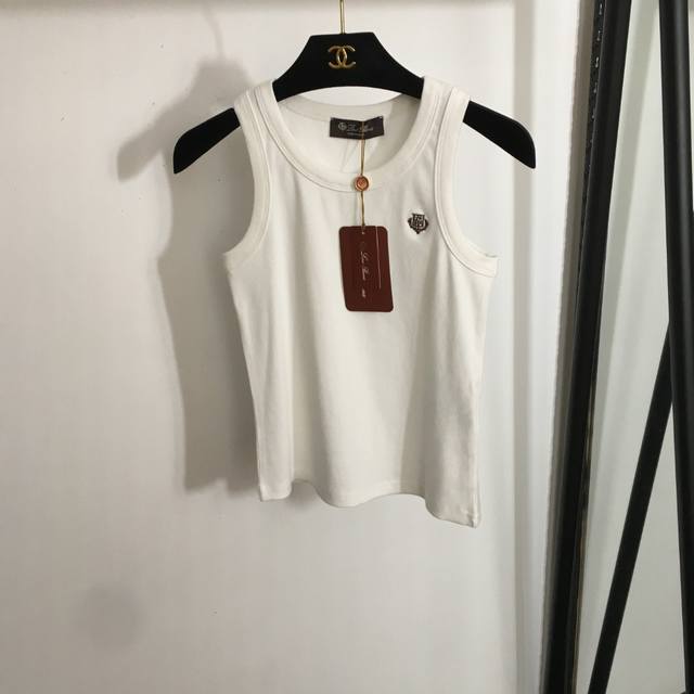 款号20251800 Loro piana新款 胸前简约刺绣Logo修身纯棉百搭背心，白色，红色，咖色，卡其色，黑色，Sml， Ｓ码：胸围66，长48