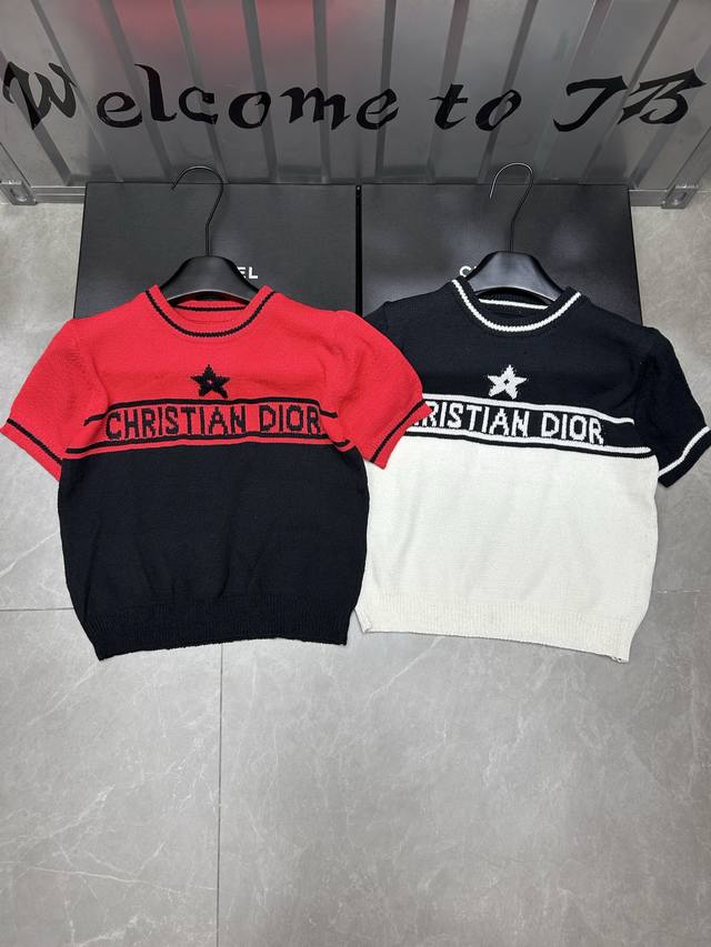 新品上线 款号: 3# #Cd上下拼色字母短袖