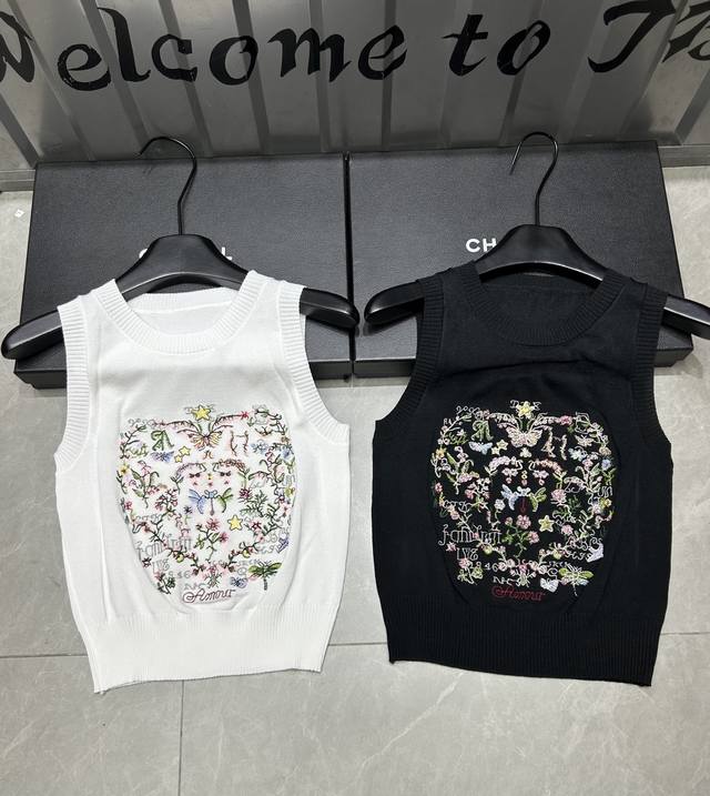 新品上线 款号:27587# #Cd彩色苹果背心实拍图