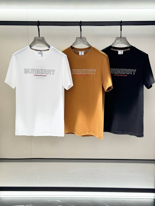 Burberry 巴宝莉，2025夏季最新款，专柜同步有售，原单狠货，时尚休闲圆领短袖T恤，上身很有特点！吸睛而有亮点，进口原版面料，顶级刺绣工艺字母图案装饰L