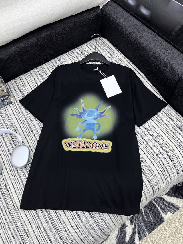 爆款现货 原单品质 Well Do*｜2025新品圆领 定制Yb原生全棉材质 透气舒适 质感十足 常规短袖T恤裁剪 凸显品牌格调 采用克重纯棉制成 垂坠感十足
