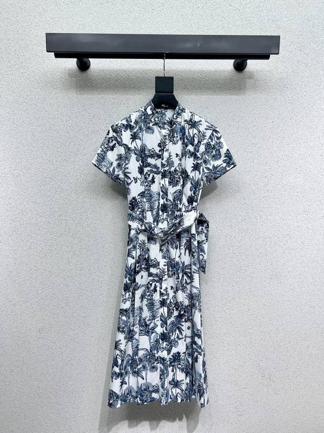 D家印花树叶短袖连衣裙 时髦精必备单品 质感十足撑起场合的精品好货 自带高级感 开模定制 细节做工到位 高品质 尺码Sml