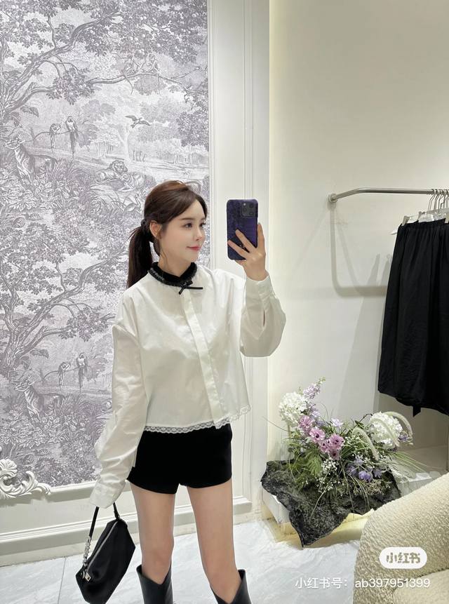 2025早春小姐姐穿搭减龄衬衫搭配 韩系重工亮片也太精致了吧 领子都是手工缝制，下摆也蕾丝花边搭配 一色三码Sml 面料:棉