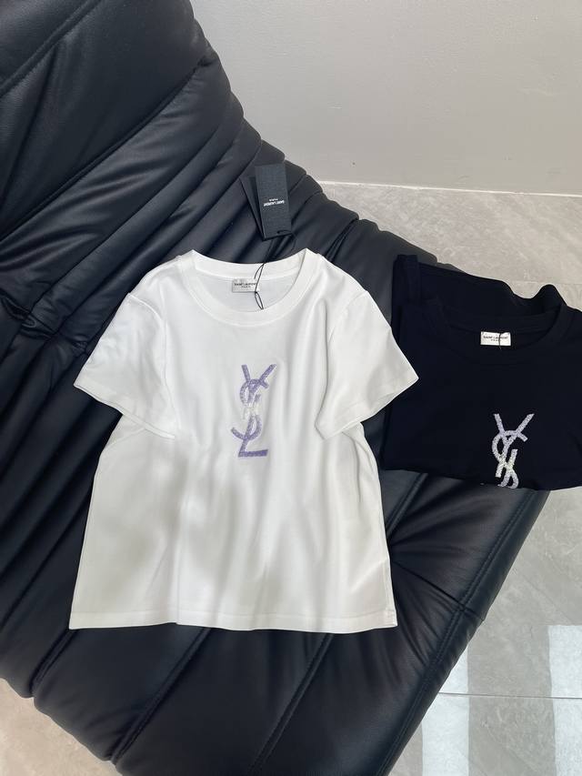 Ysl*25春夏新款渐变烧花刺绣短袖T恤 定制Yb丝光全棉材质 透气舒适 质感十足 常规短袖T恤裁剪 凸显品牌格调 采用克重纯棉制成 略带有弹力 呈现显瘦视觉效