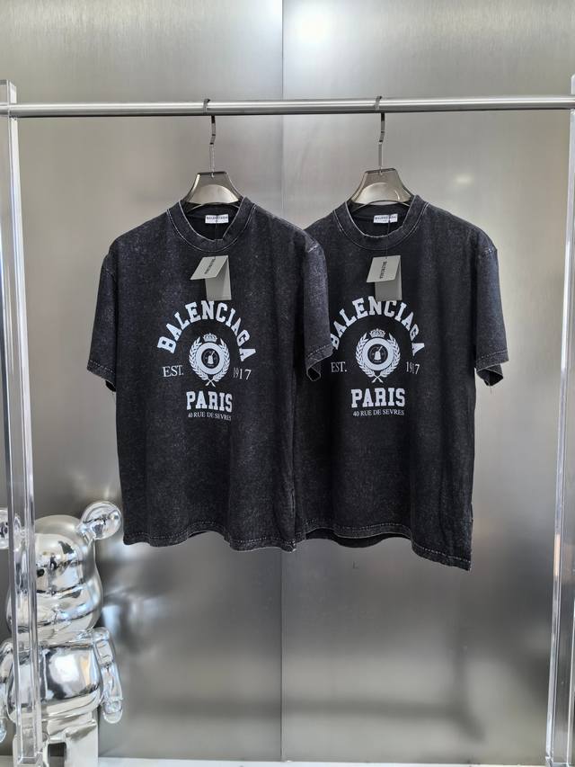 独家版本 注意三标细节区别市场盗图版本 Balenciaga 巴黎世家24Ss麦穗水洗全棉双纱T恤 详情： 顶级复刻版本 颜色：水洗黑 尺码：Xs S M L