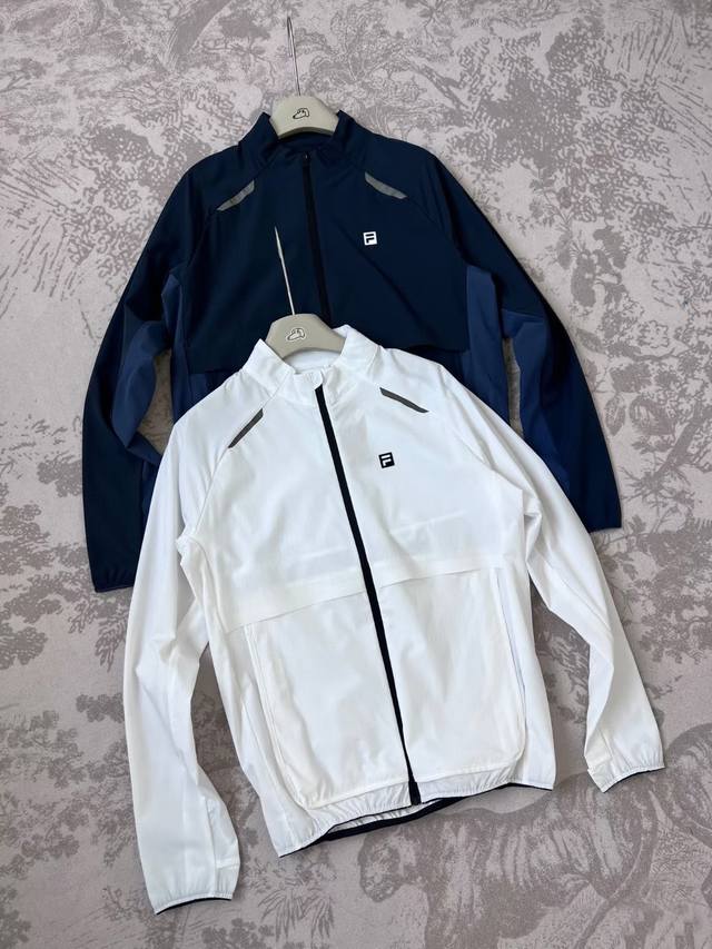 fila斐乐家新款户外防晒服 黑色 白色 午夜蓝 桑葚紫 尺码M到3X 户外轻量化跑步皮肤衣上 采用功能性专业户外保护型针织材料 92的锦纶和8的氨纶 有非常好