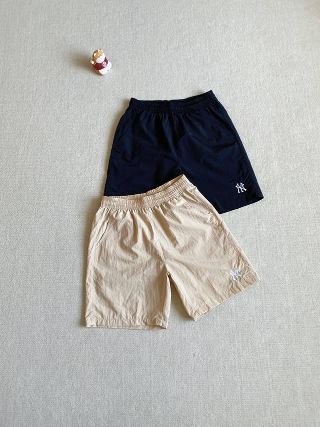 暴躁来袭，出韩国订单， Mlb 洋基队 男女同款梭织休闲短裤！ 刺绣小标设计，时尚宽松Os版型 官网在售！ 兼运动与潮流！超百搭！ 甄选优质梭织纯棉面料 最大的