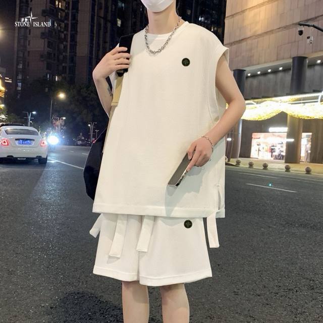 stone Island石头岛海外版25Ss新款四色Ins相拼宽松版情侣款短袖短裤套装 采用优质针织面料 舒适透气 有质感 做工精细 走线规则 落肩袖宽松版 不