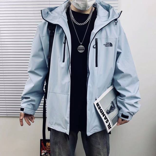 模特细节图# 上新 The North Face北面工装风连帽冲锋衣 春款必备 大爆款 男女同款 爆款上线 简直好看到爆了 版型绝佳超极好看 必入强烈种草款 小