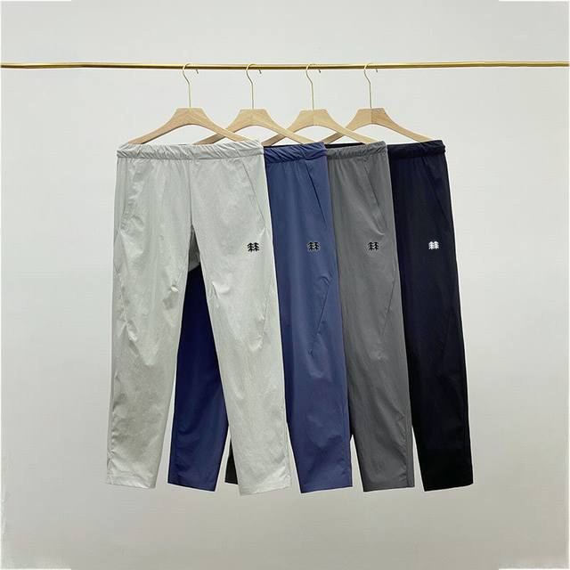 上新 Kolon Sport可隆 25春夏无痕四面弹力休闲商务长裤 裤子方面采用松紧腰平口脚设计强列推荐的最舒服的长裤没有之一！ 最新休闲运动长裤都市商务防泼水