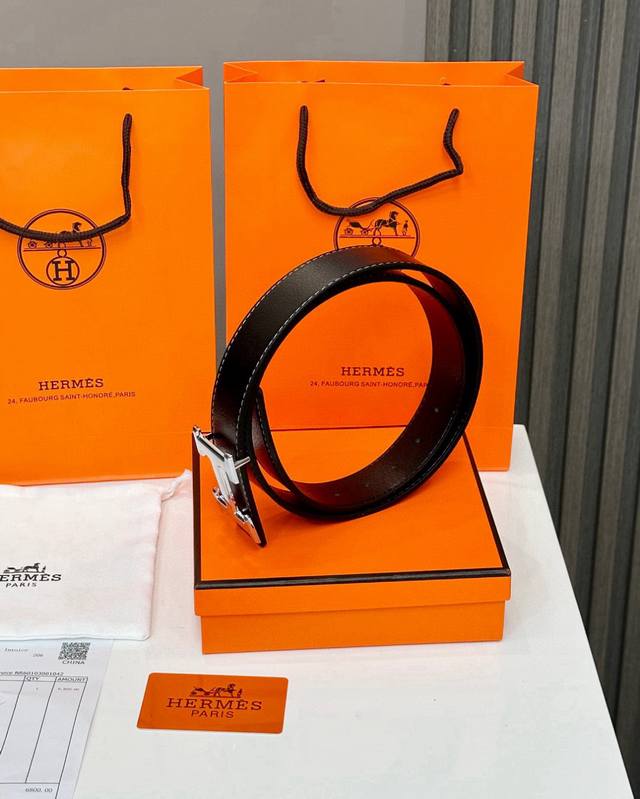 hermes爱马仕简约商务百搭腰带 专柜包装！！ 货号：8143 爱马仕一向被商界人士垂青，时尚之余不失高雅，时尚潮流人士必备单品，辨识度很高！细节完美触感厚实