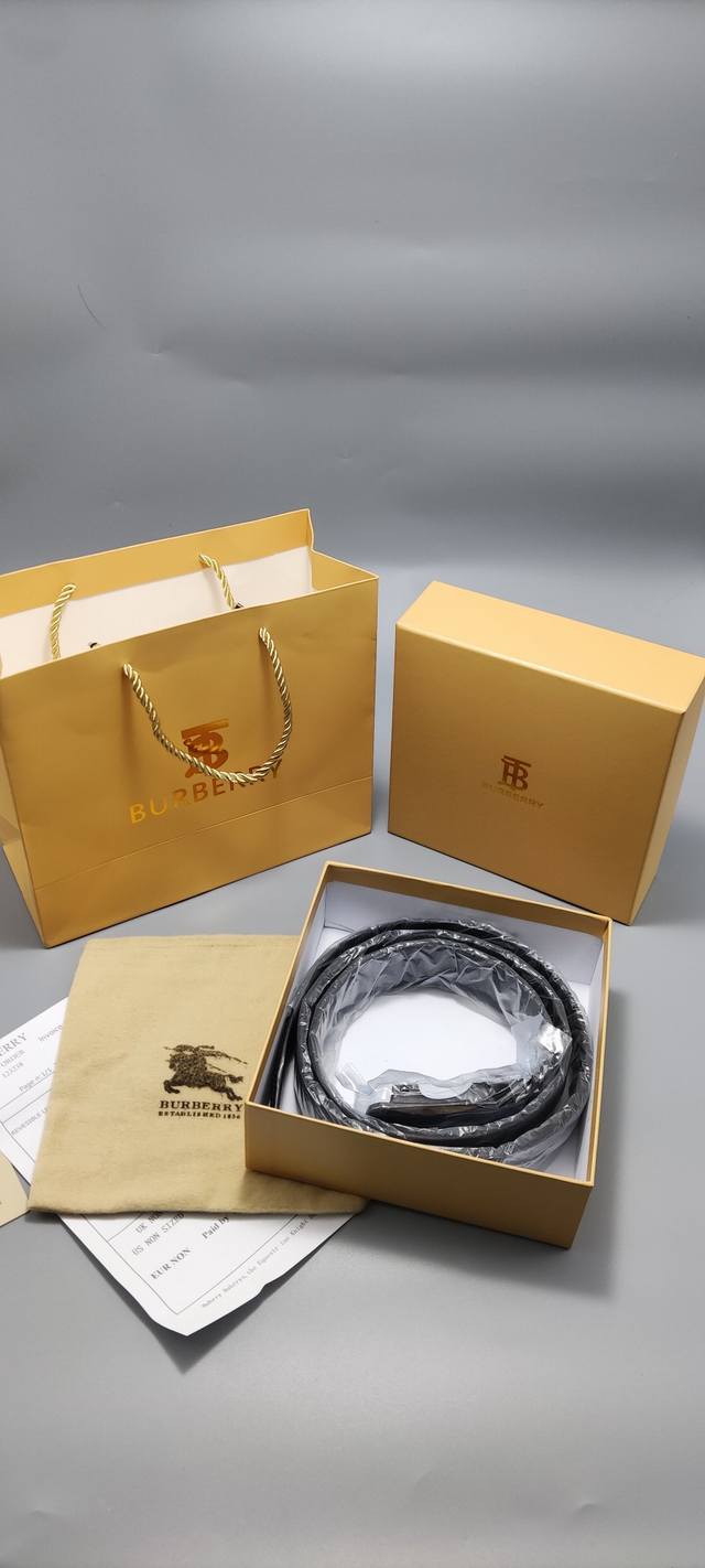 上新图 巴宝莉：男士专柜头层牛皮针扣腰带 头层牛皮 精品包装盒 自动扣 ！尺寸：115、120、125Cm