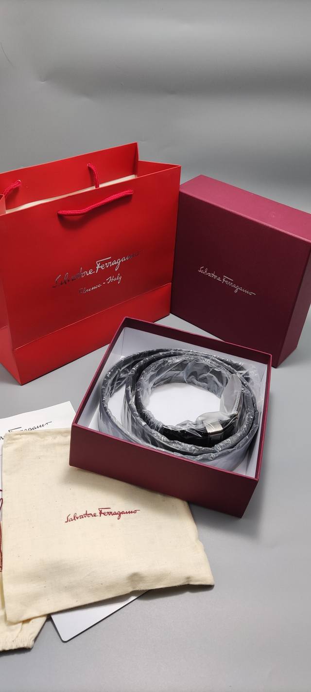 上新 菲拉格慕Ferragamo男士头层牛皮针扣腰带 头层牛皮 长短可以裁剪