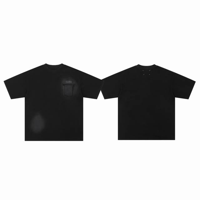 maison Margiela Mm6 马吉拉25Ss做旧磨破破坏工业风口袋情侣圆领短袖T恤 Color：黑色 Size：S M L Xl Number：259