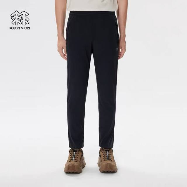小金猪上新# 可隆Kolon Sport春夏季速干休闲裤，采用加密高弹面料，全进口定制 不掉色，高弹，悬垂性极好，免烫抗皱 上身舒适，裤子采用经典的休闲设计，可