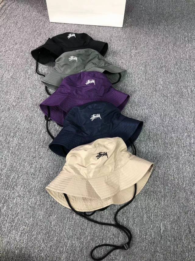 上新 全新升级三防功能速干料始斯图希 Stussy 收纳渔夫帽 材质：速干功能性面料 功能：收纳 黑色、卡其色、紫色、藏青色、灰色 5色P
