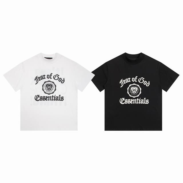 fear Of God Fog Essential 24Fw 徽章复古字体Logo印花情侣圆领短袖T恤 Color：黑色 白色 Size：S M L Xl Nu
