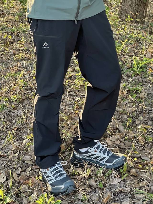 kailas凯乐石T10-X系列户B1132外多功能软壳休闲裤 采用Filtertec-2L四级防风防水户外科技面料。高防水透湿科技，长时间徒步产生的热气和汗水