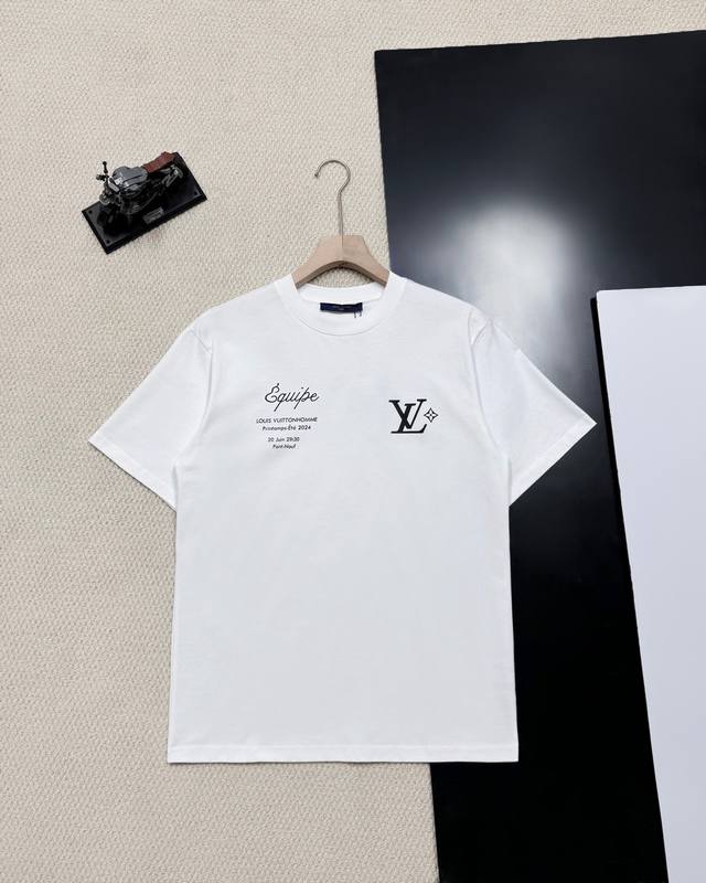 顶级原版 Louis Vuitton路易威登四叶草字母圆领短袖T恤 Lv字母印花短T，购入原版开模打造，全套定制辅料，细节决定成败。面料采用实打实260G %纯