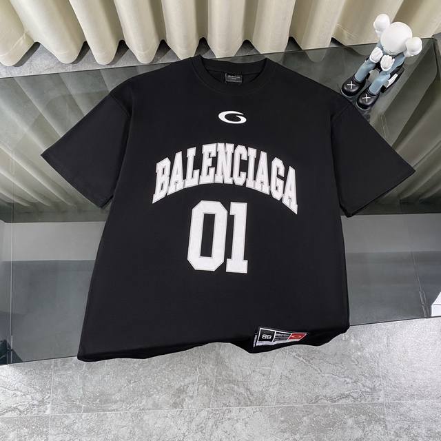 balenciaga巴黎世家2025新款 复古篮球 T恤印花Logo圆领短袖 面料: 300重磅纯棉，随意对比 采用特定重磅32S精棉平纹针织面料，300克重；