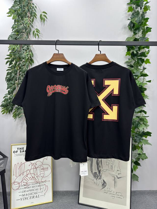 2025Ss春夏新款 品牌：Off-White Ac米兰限定款短袖T恤！ 颜色：黑色 尺码：S-M-L-Xl 男女同款 面料：采用定制260克32织纯棉双纱面料