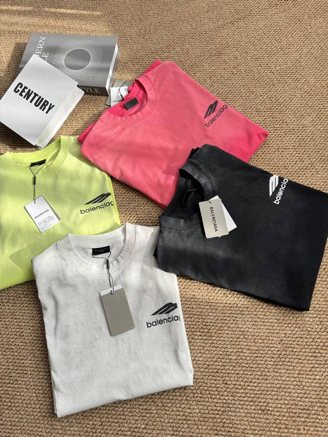 balenciaga 巴黎世家 走秀限定款水洗喷绘字母Logo设计款印花情侣圆领短袖T恤-顶级版本 Color：水洗白 水洗粉 荧光绿 黑色 Size：S M